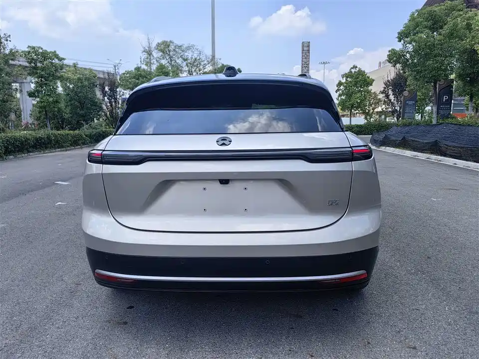 NIO ES6