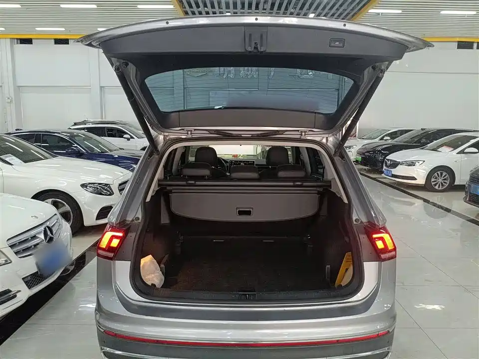 Volkswagen Tiguan L