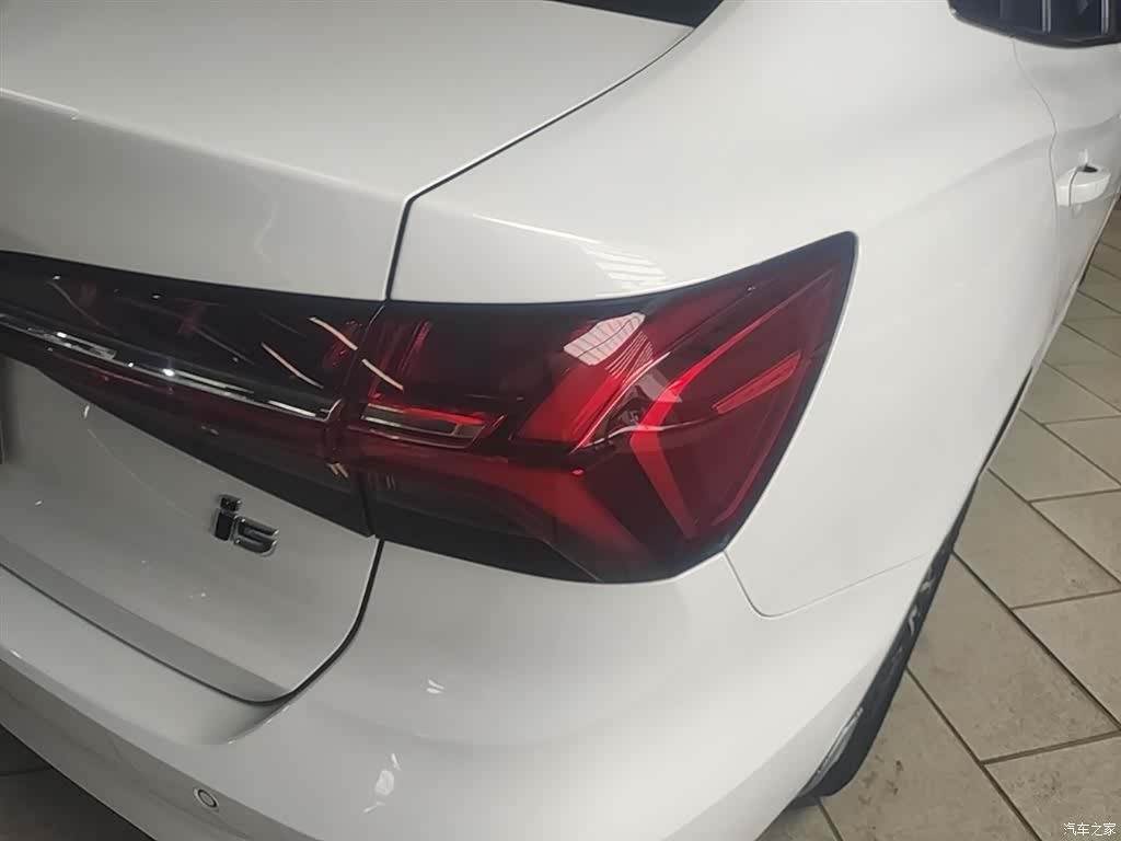Roewe i5, 2021 8