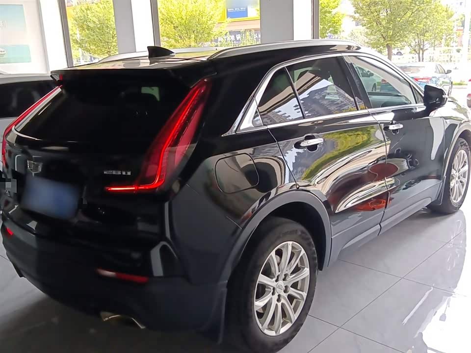 Cadillac XT4