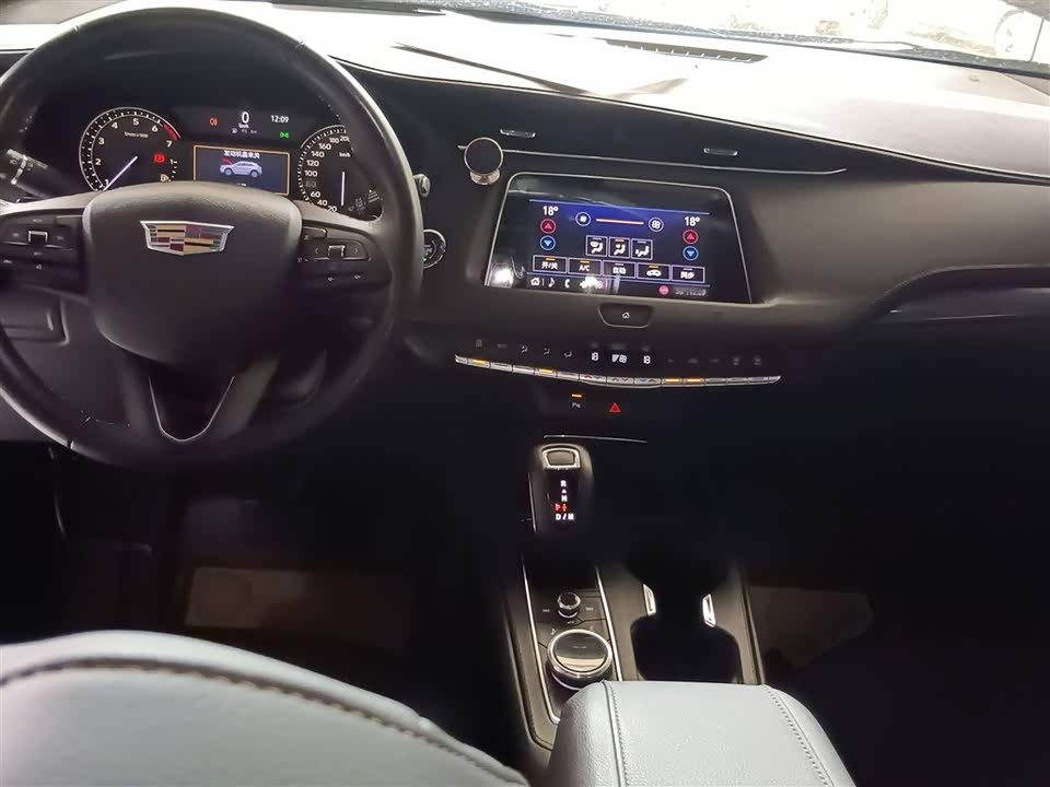 Cadillac XT4
