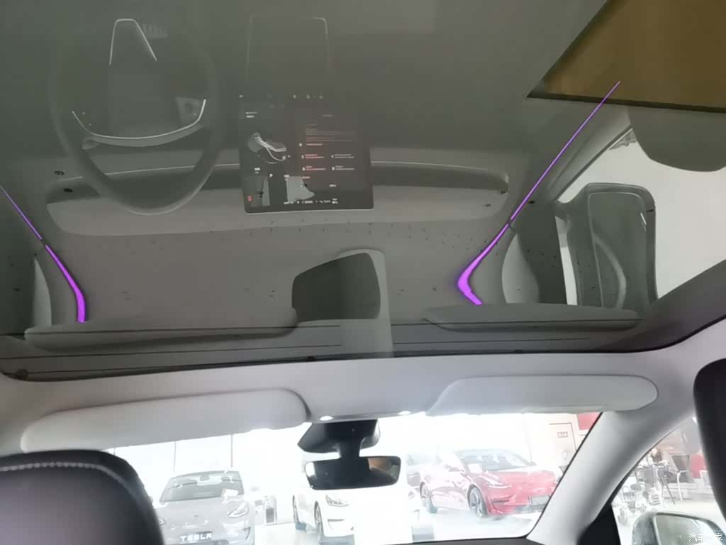Tesla Model Y, 2025 18