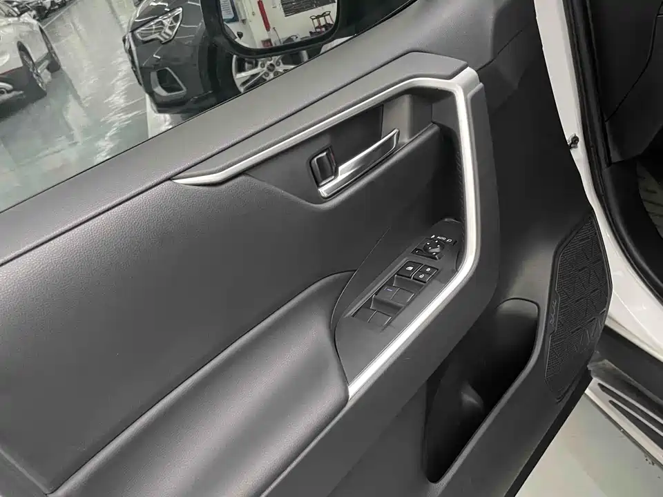 Toyota RAV4 Rongfang