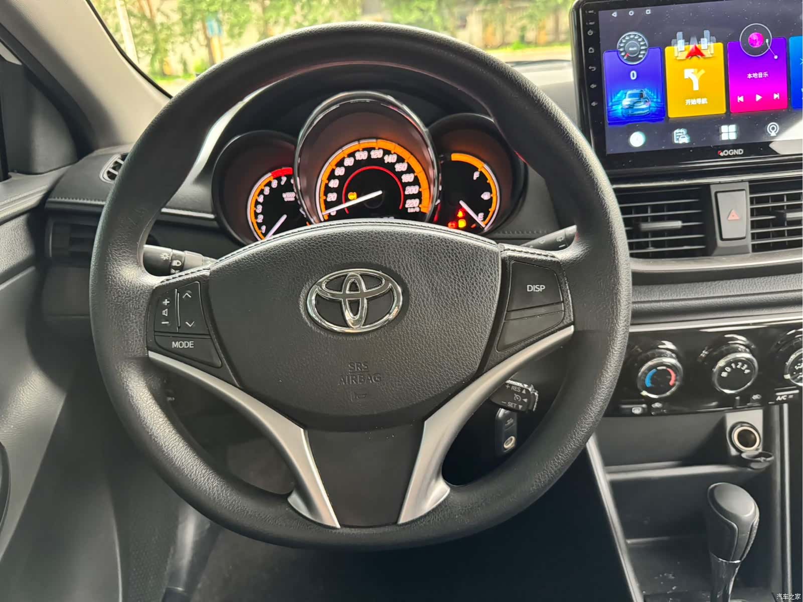 Toyota YARiS L, 2022 10