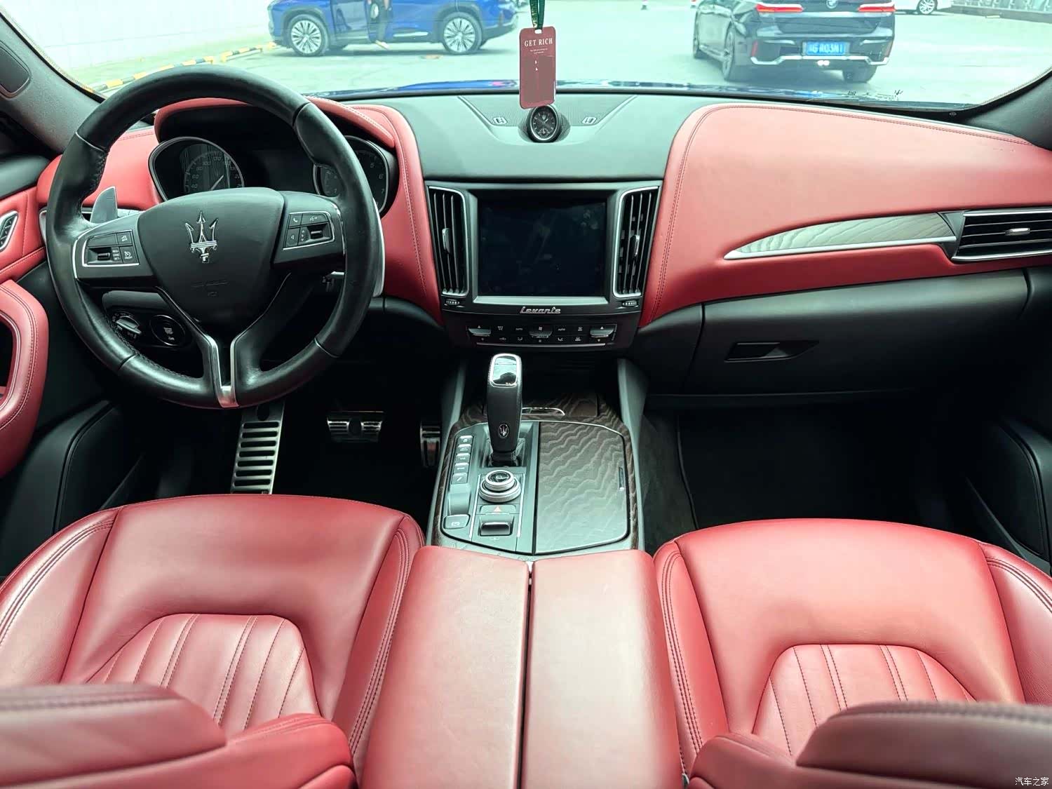 Maserati Levante, 2019 все фото