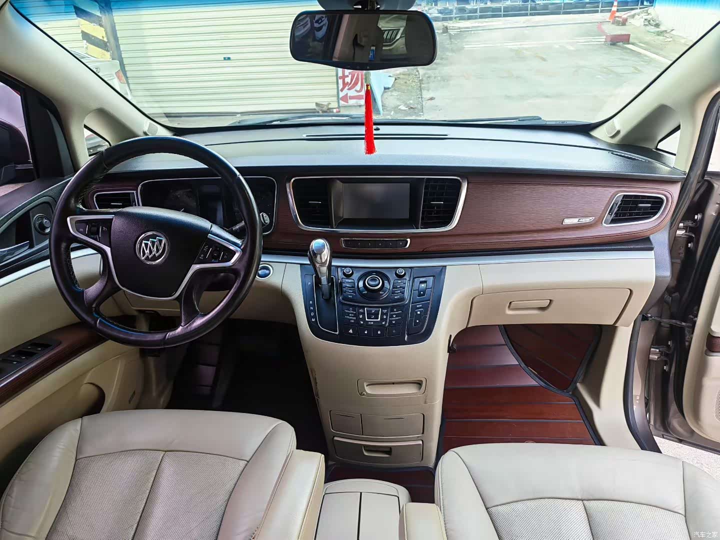 Buick GL8, 2015 7