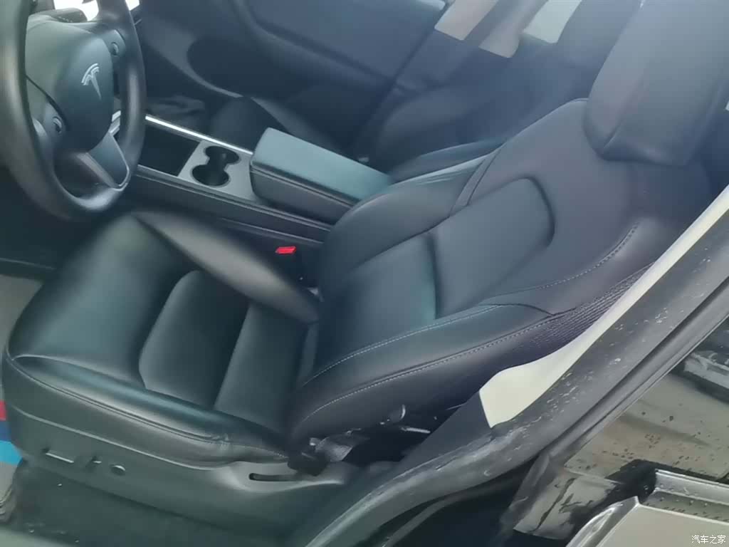 Tesla Model Y, 2022 15