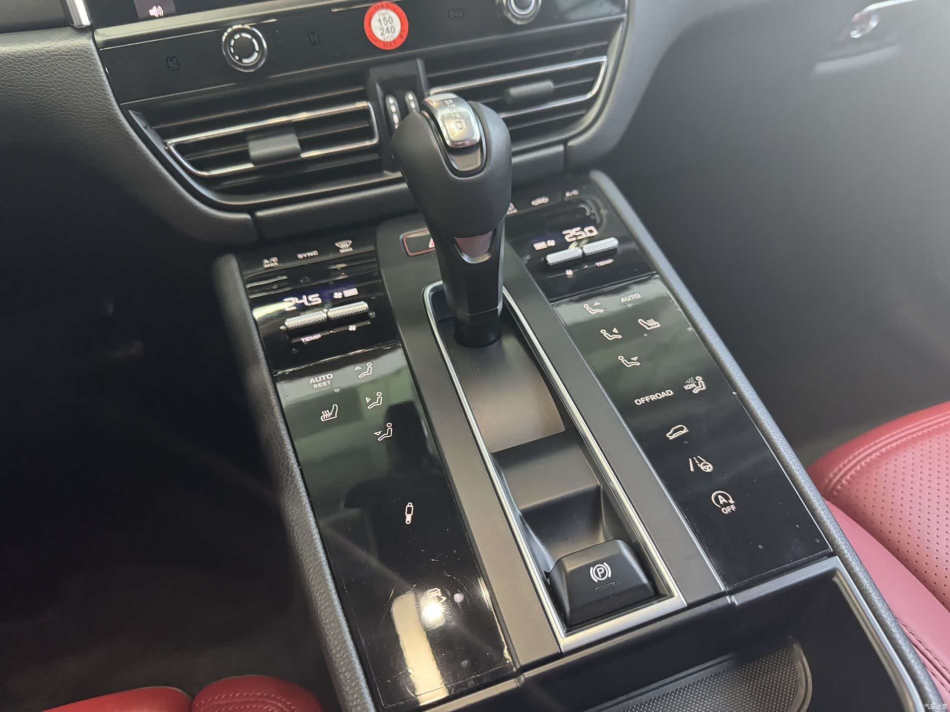Porsche Macan, 2022 10