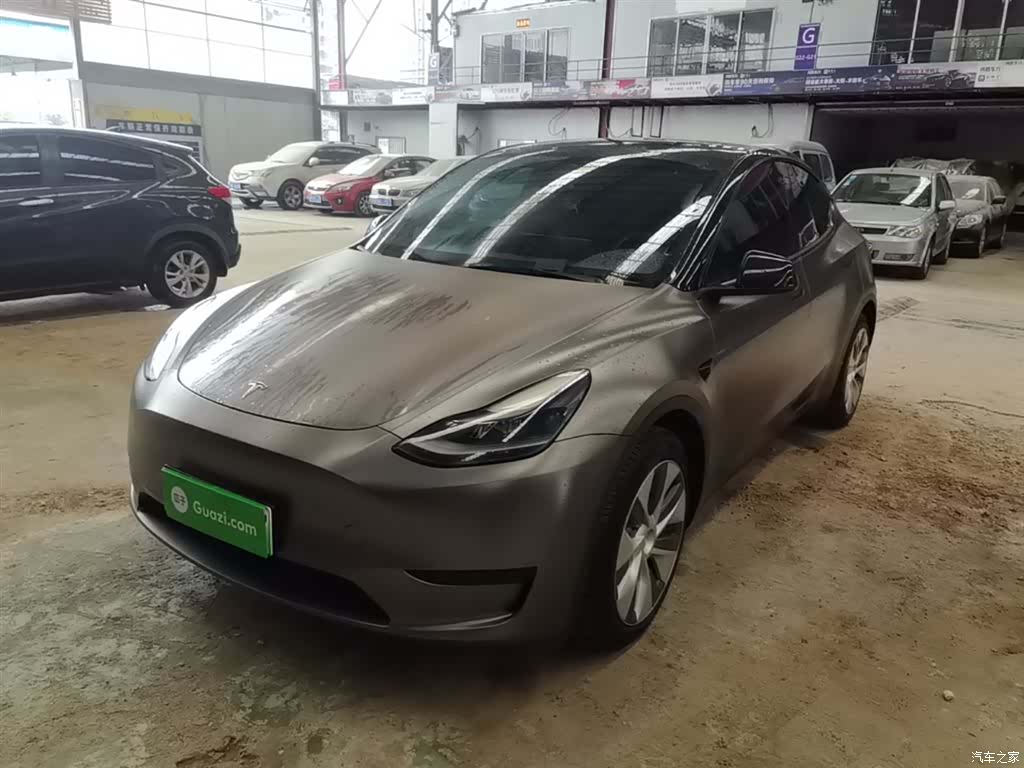 Tesla Model Y, 2022 2