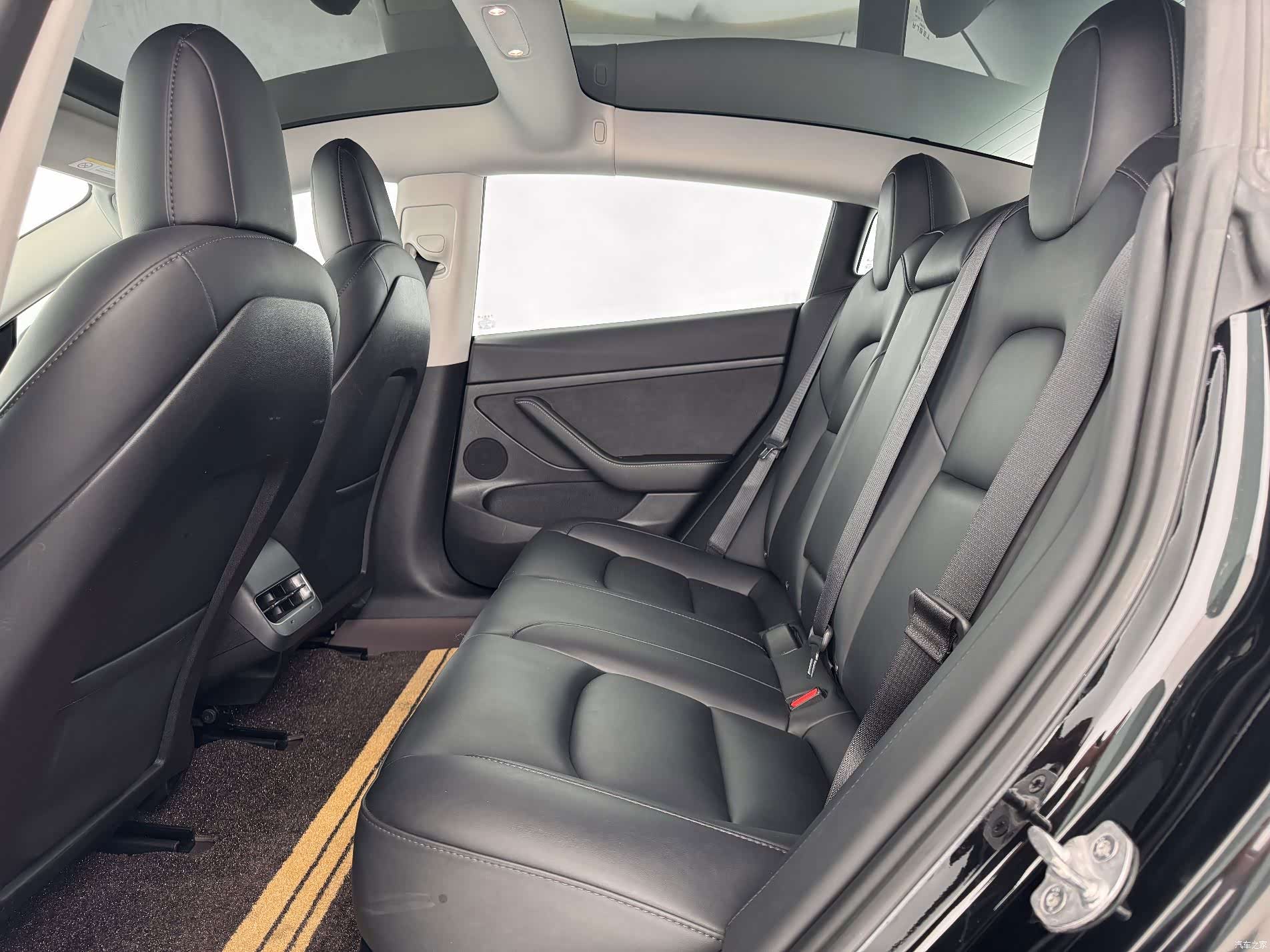 Tesla Model 3, 2023 10