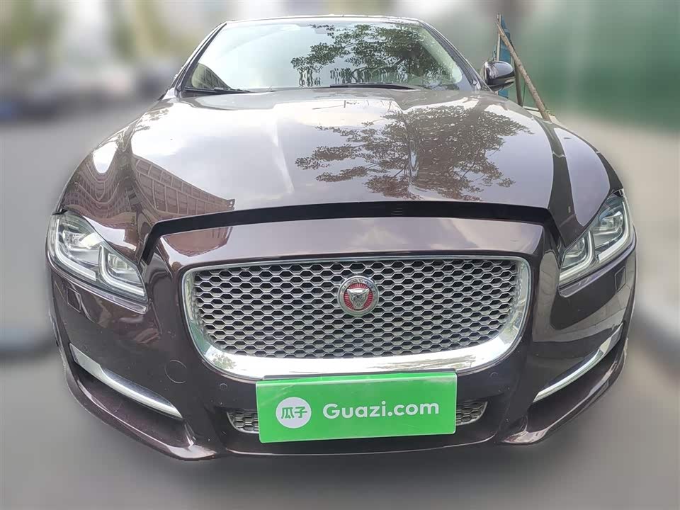 Jaguar XJ