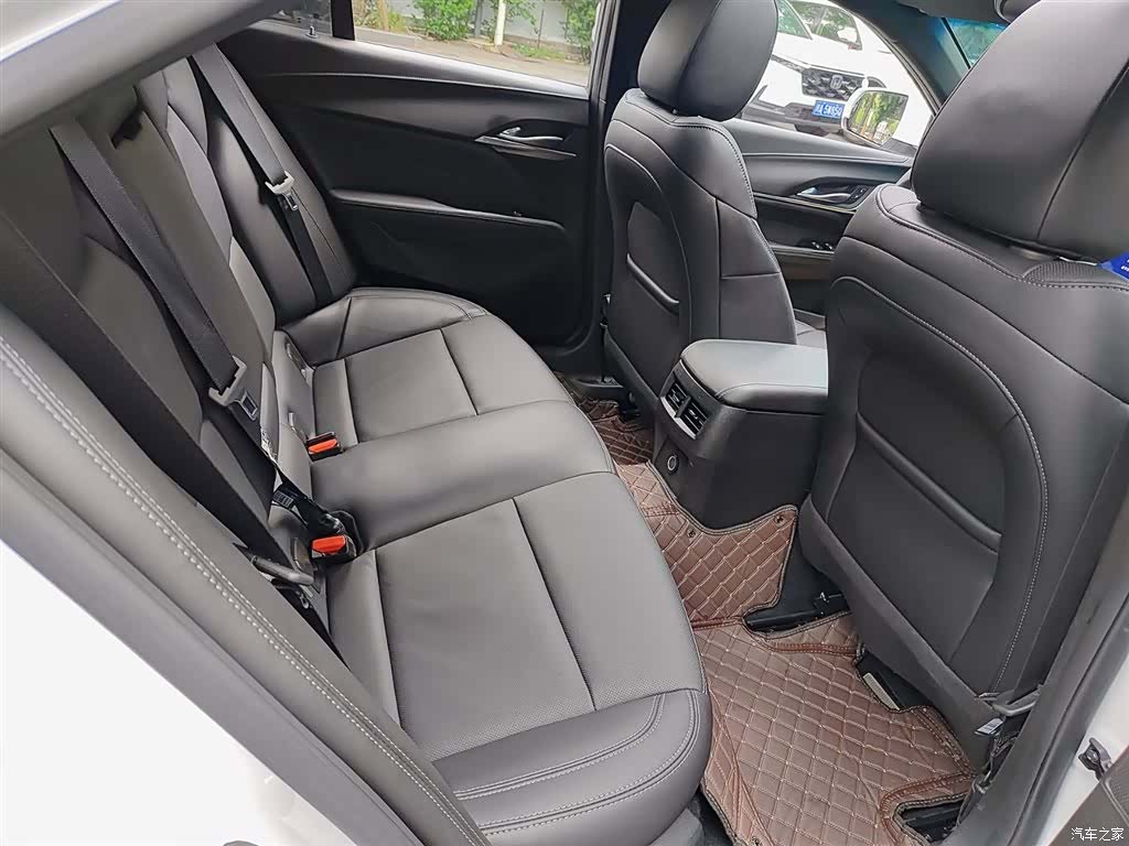 Cadillac CT4, 2023 11