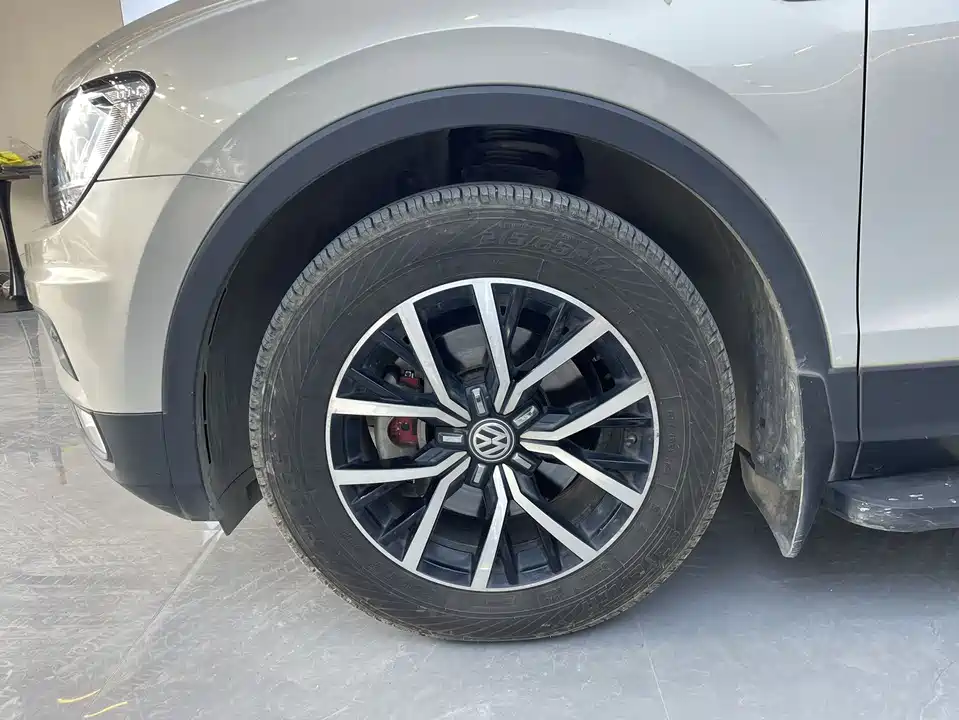 Volkswagen Tiguan L