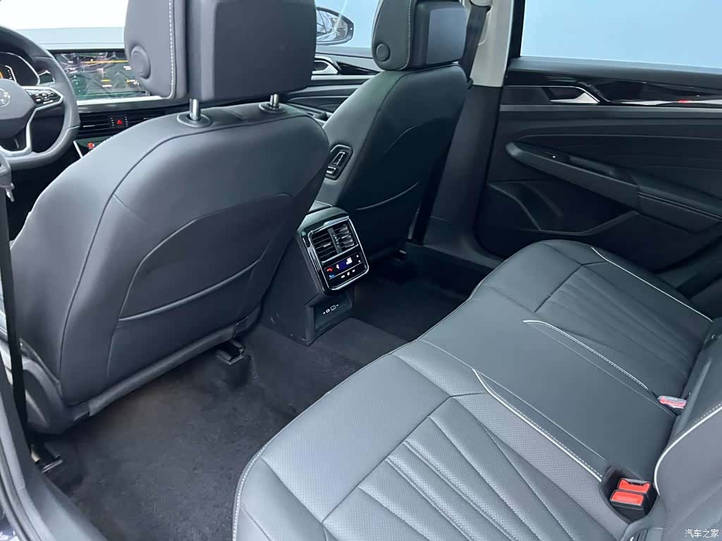 Volkswagen Passat, 2026 24