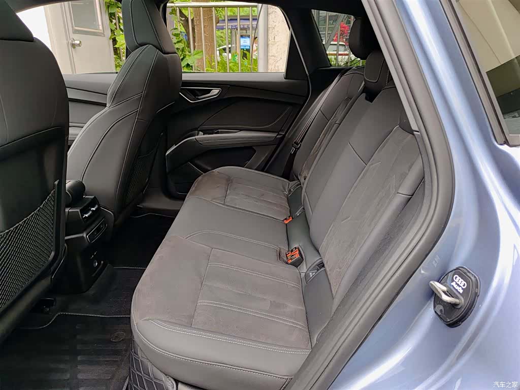 Audi Q4 e-tron, 2023 8
