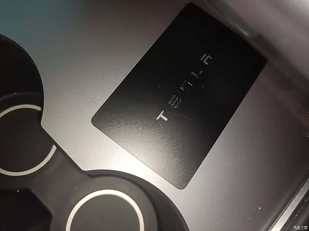 Tesla Model Y, 2024 9