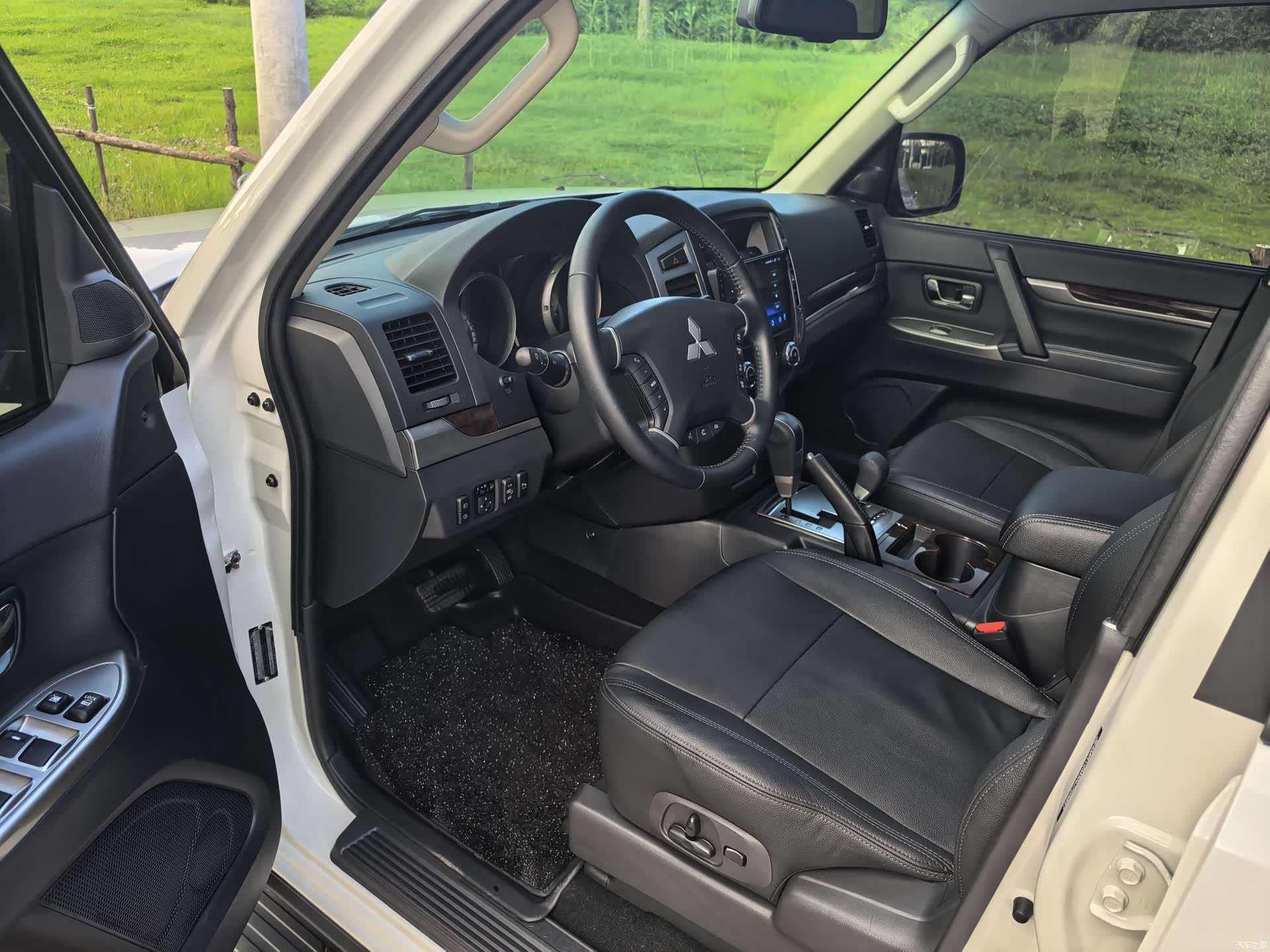 Mitsubishi Pajero, 2025 9