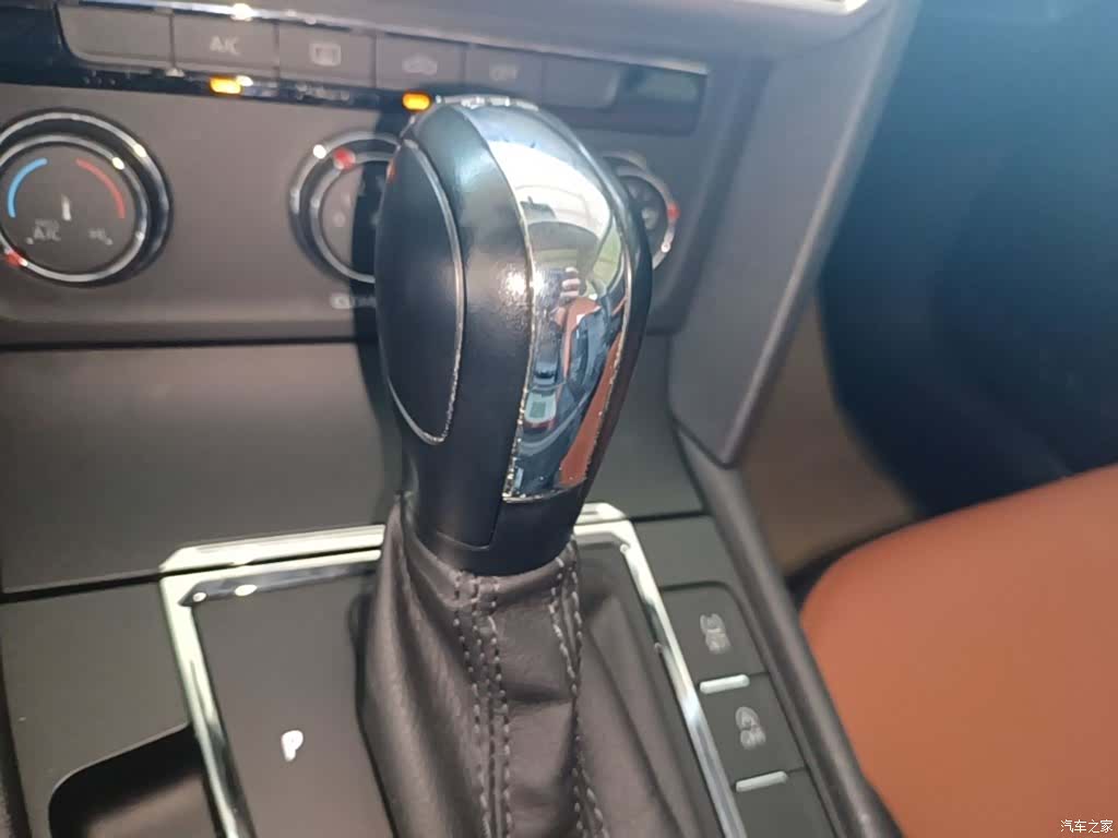 Volkswagen Lamando, 2017 14