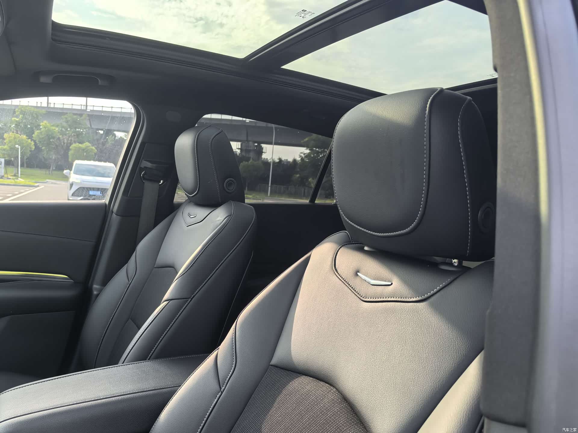 Cadillac XT4, 2021 8