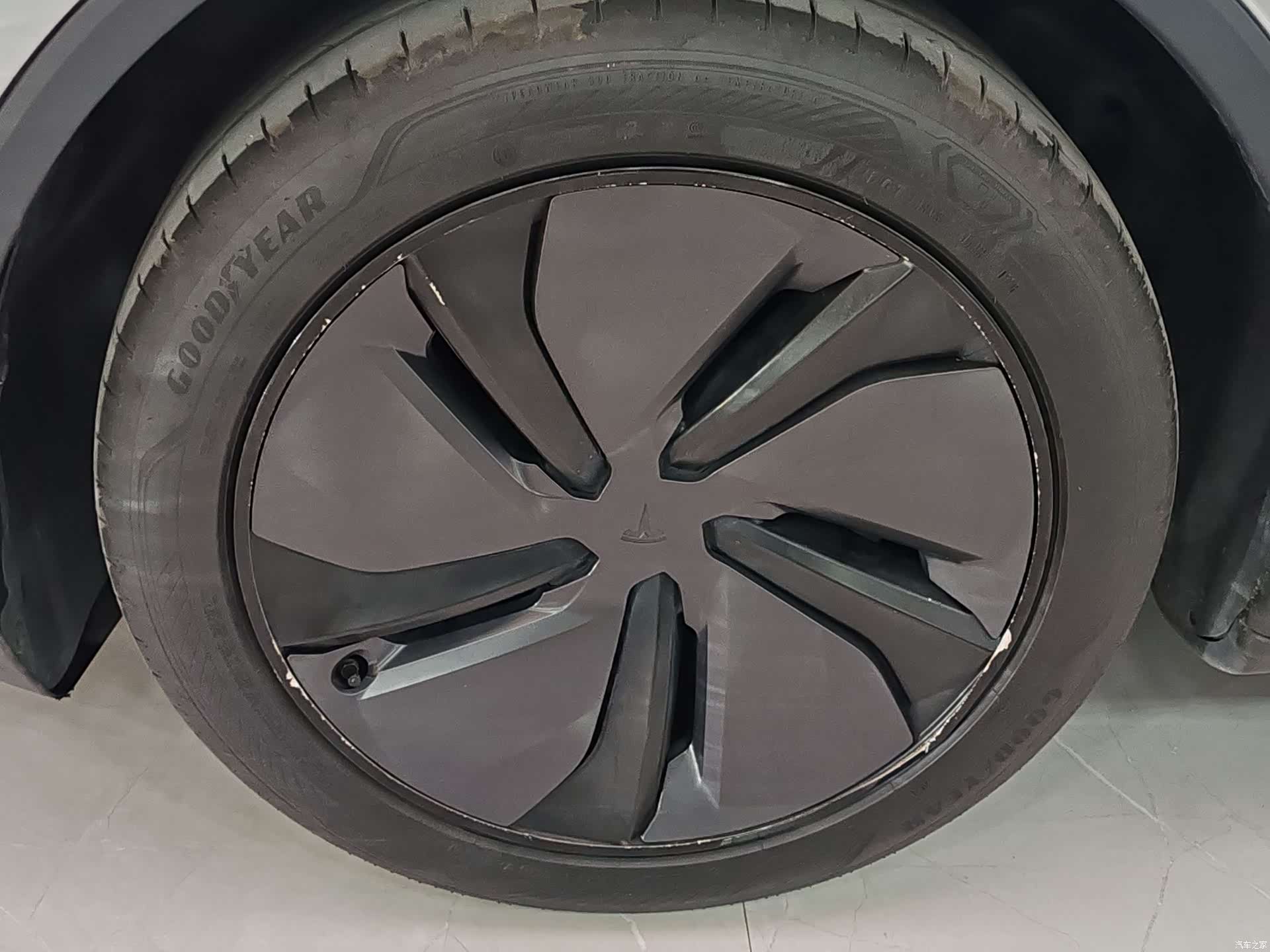 Tesla Model Y, 2026 12