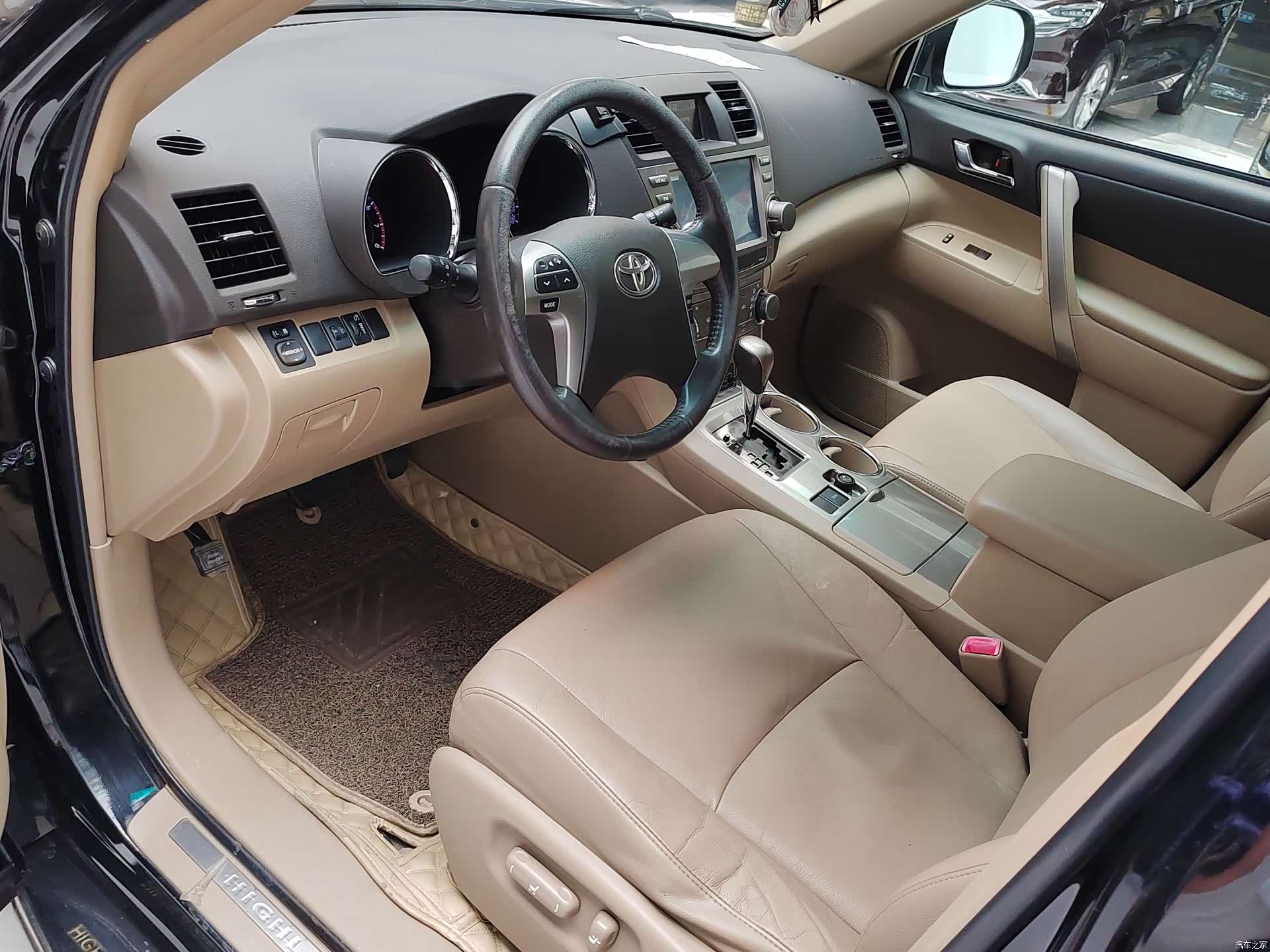 Toyota Highlander, 2015 все фото