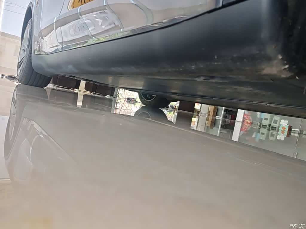 Tesla Model Y, 2025 21
