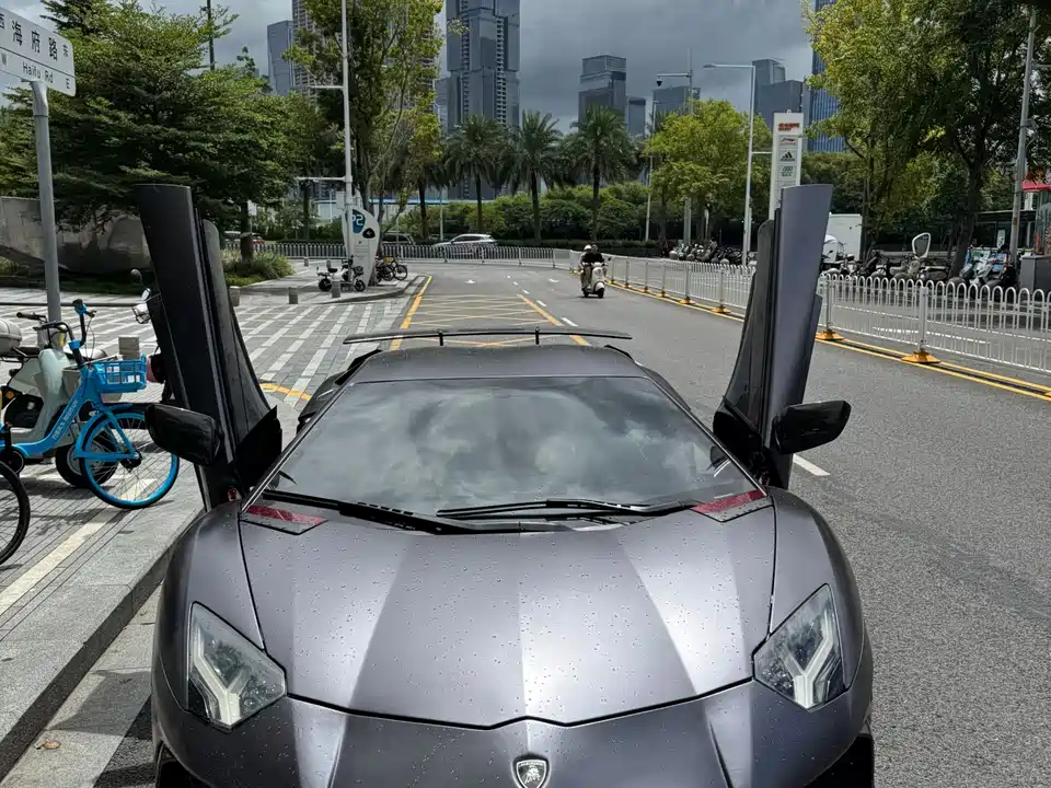 Lamborghini Aventador