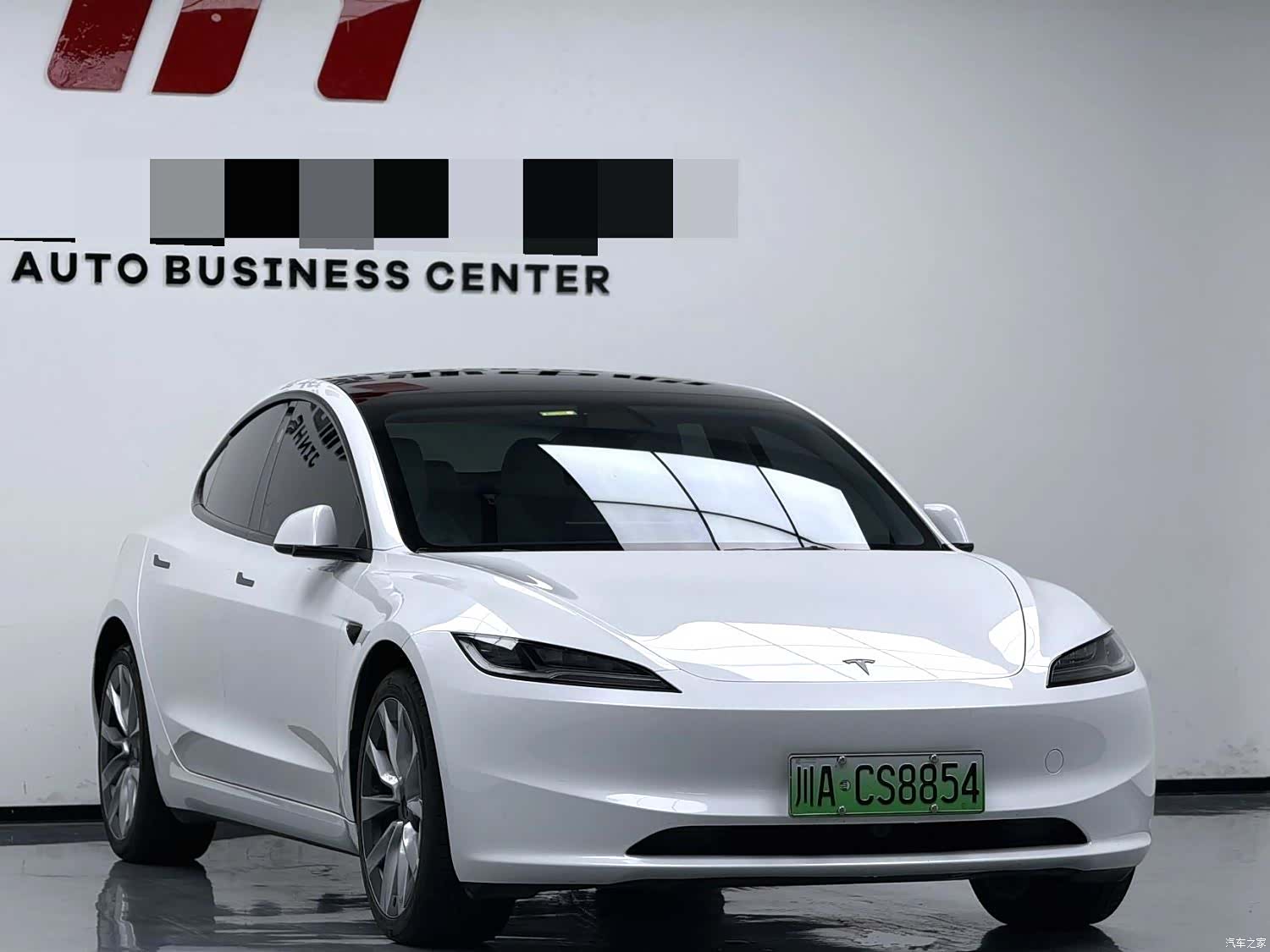 Tesla Model 3, 2025 3