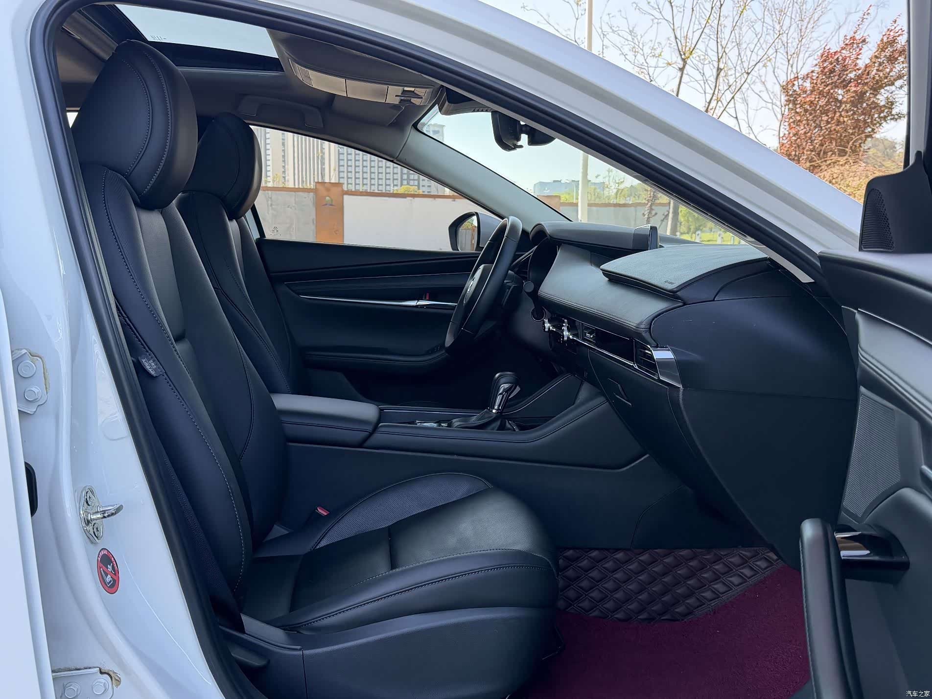 Mazda Mazda3, 2022 14
