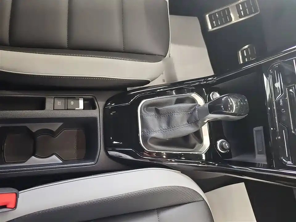 Volkswagen T-ROC exploring Songs