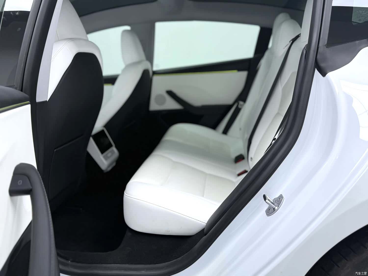 Tesla Model 3, 2025 8