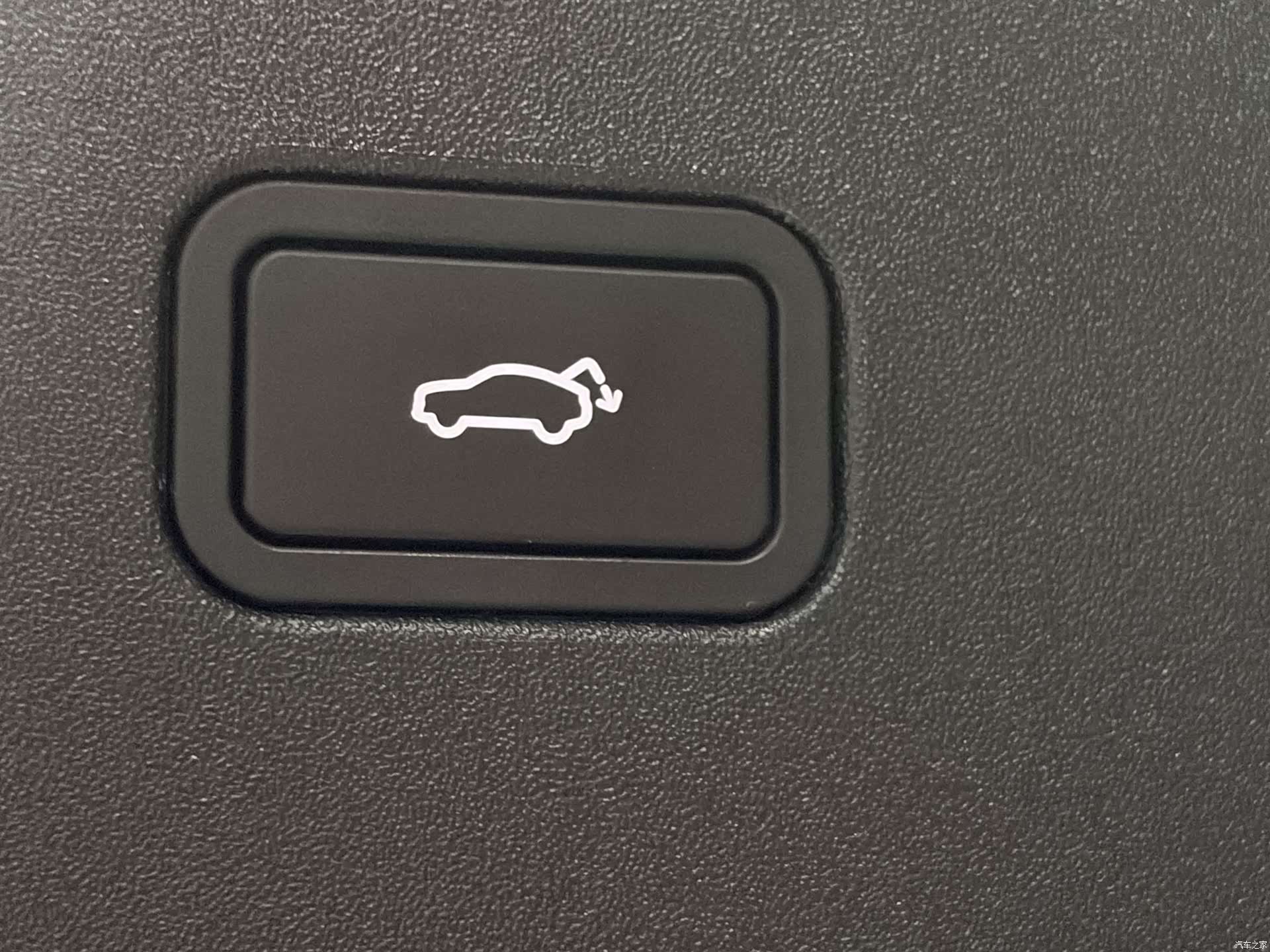 Volvo EX30, 2025 8