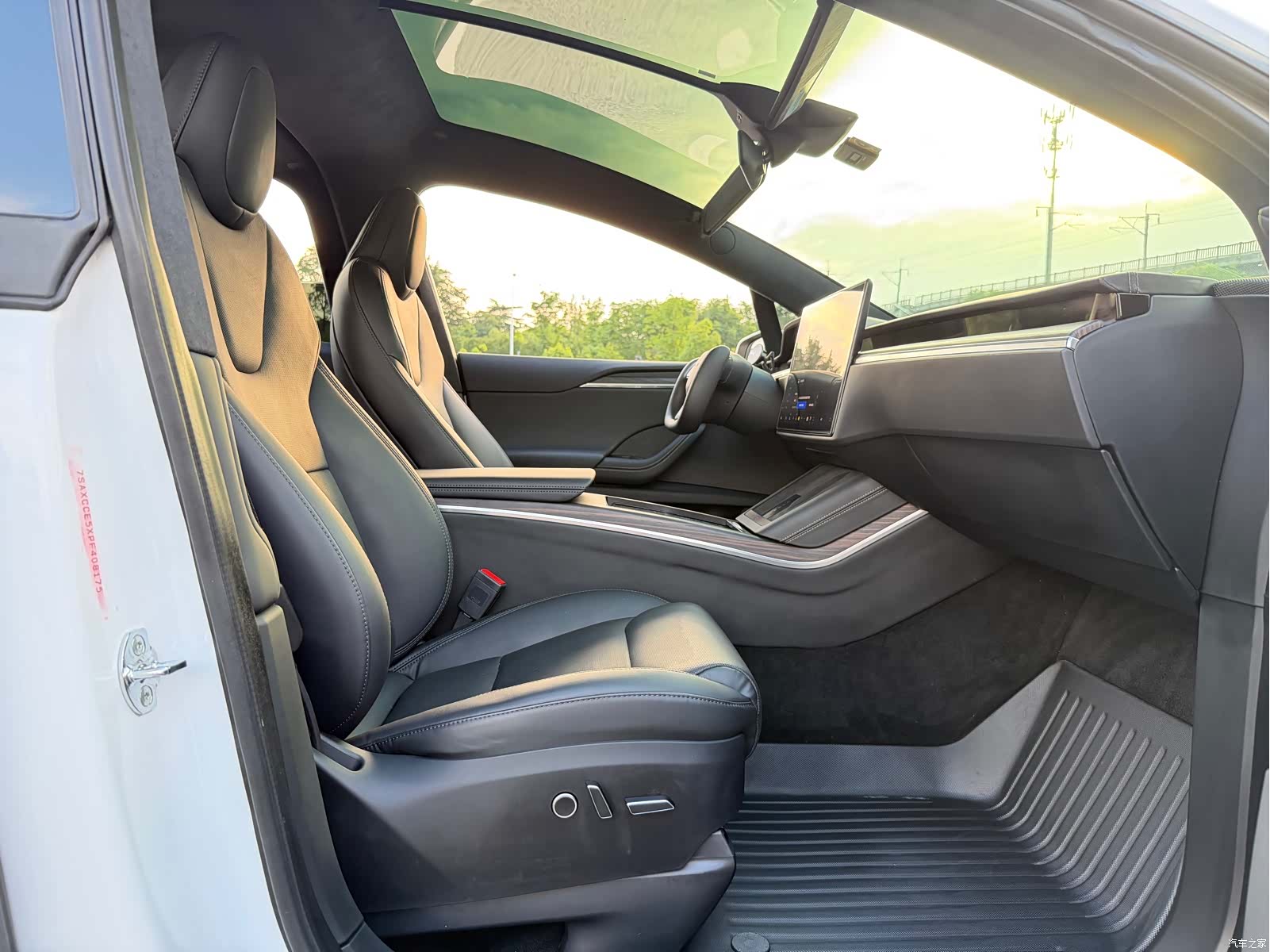 Tesla Model X, 2023 31