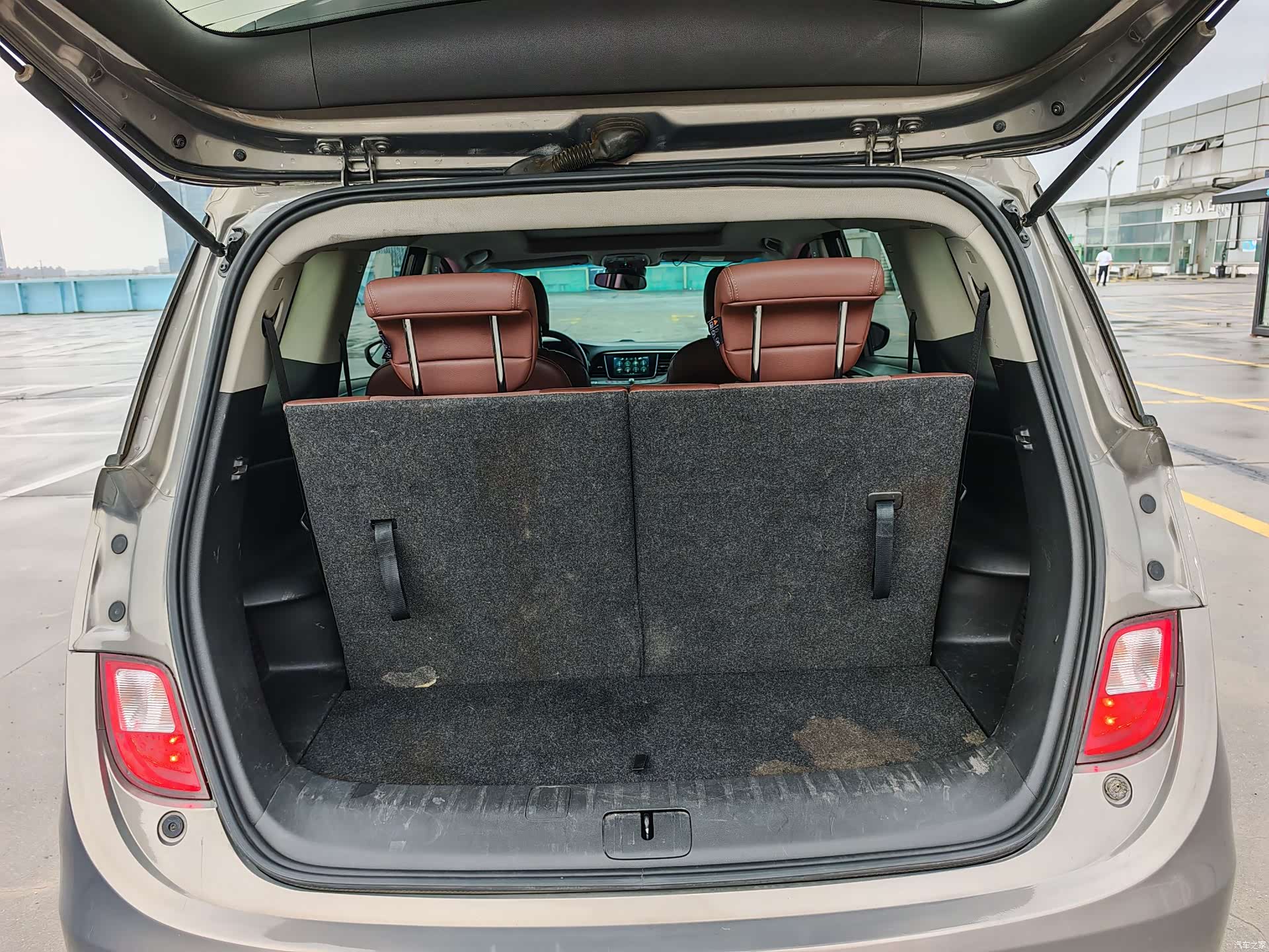 Buick GL6, 2018 9