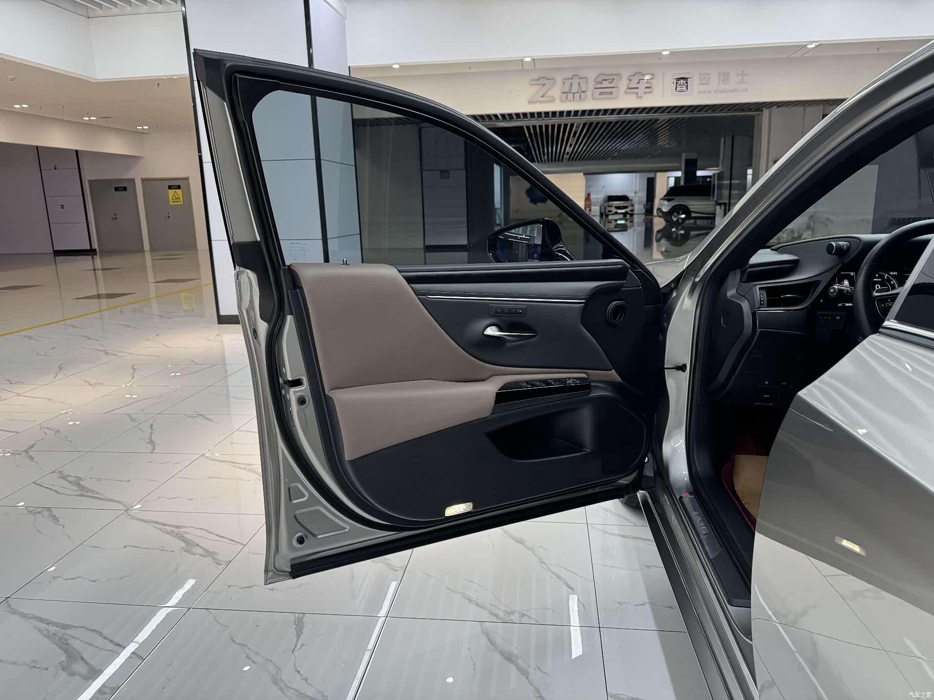 Lexus ES, 2024 14