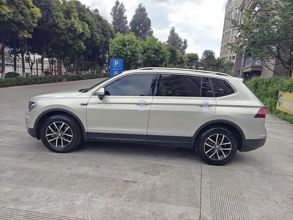Volkswagen Tiguan L