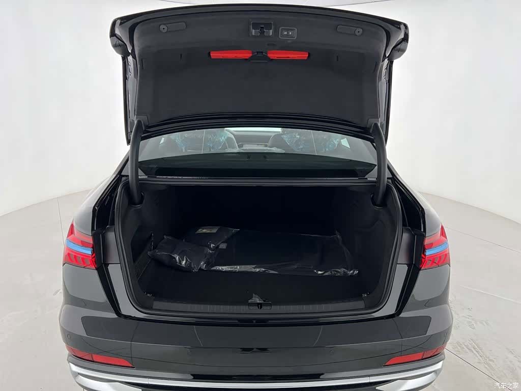 Audi A6L, 2026 13