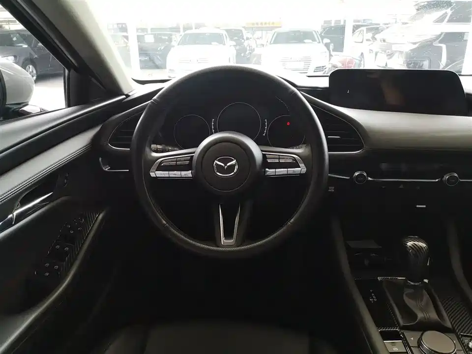 Mazda 3 Angkesaila
