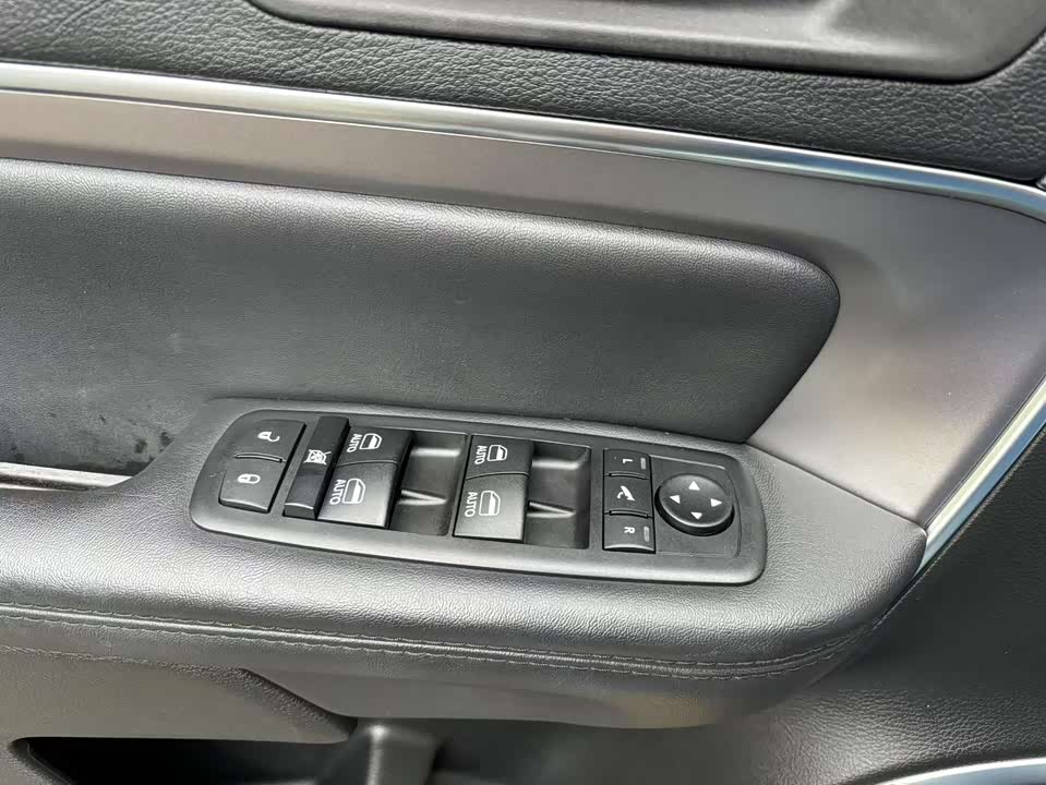 Jeep Grand Commander