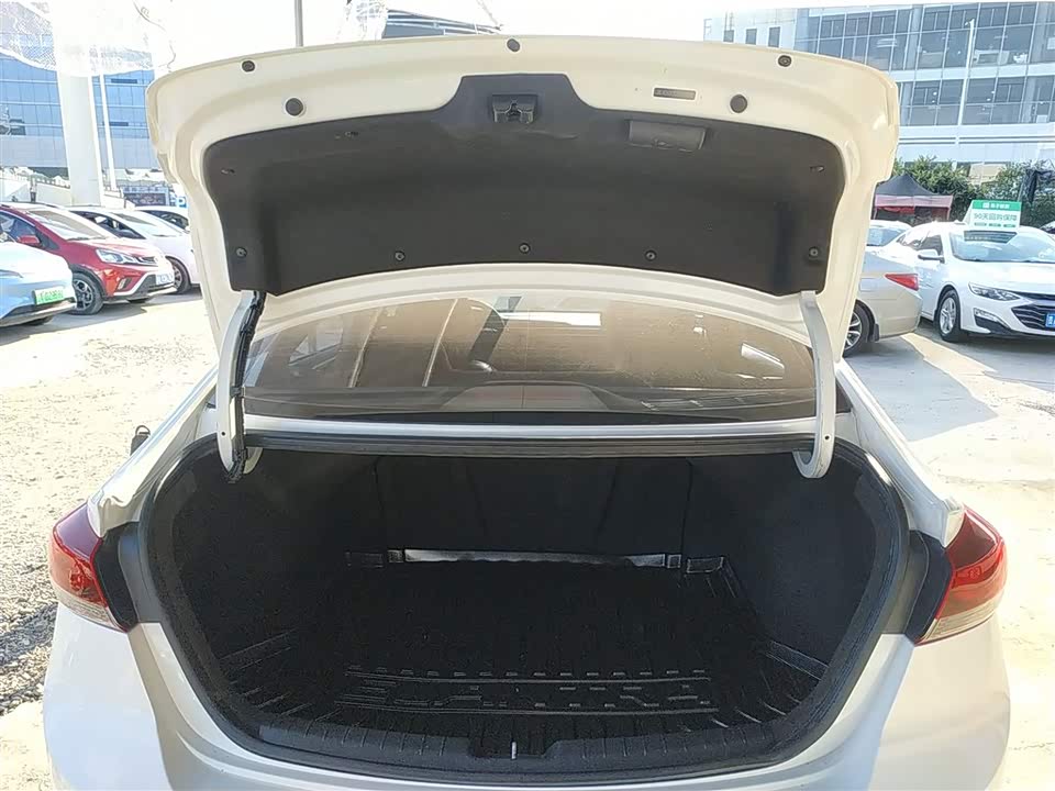 Hyundai Lead