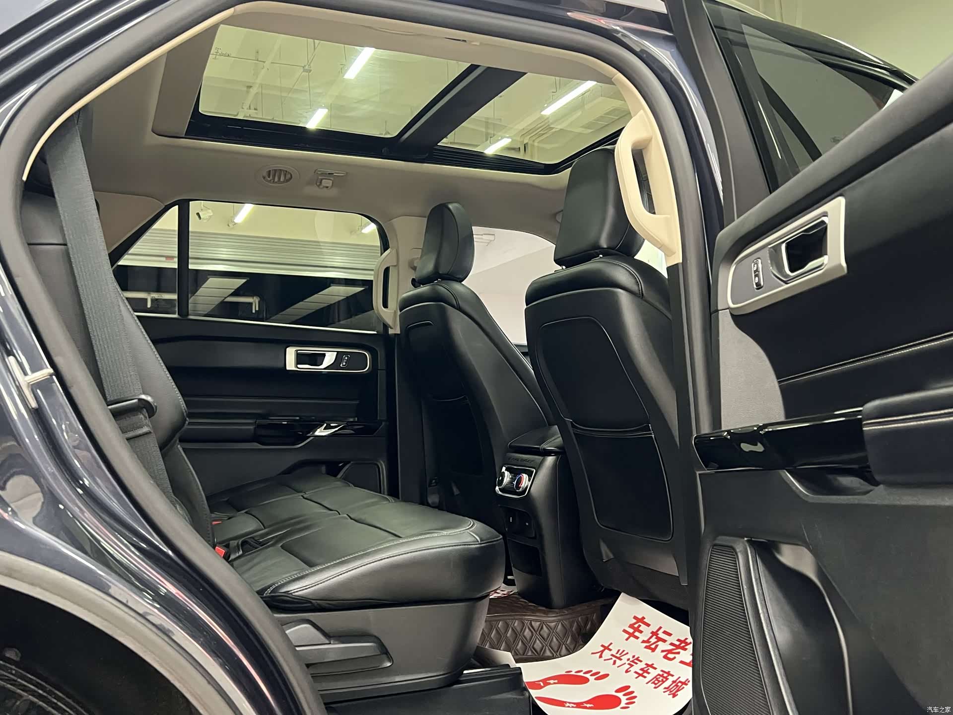 Ford Explorer, 2021 15