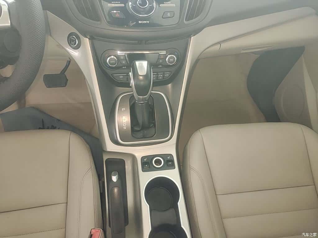 Ford Kuga, 2014 14