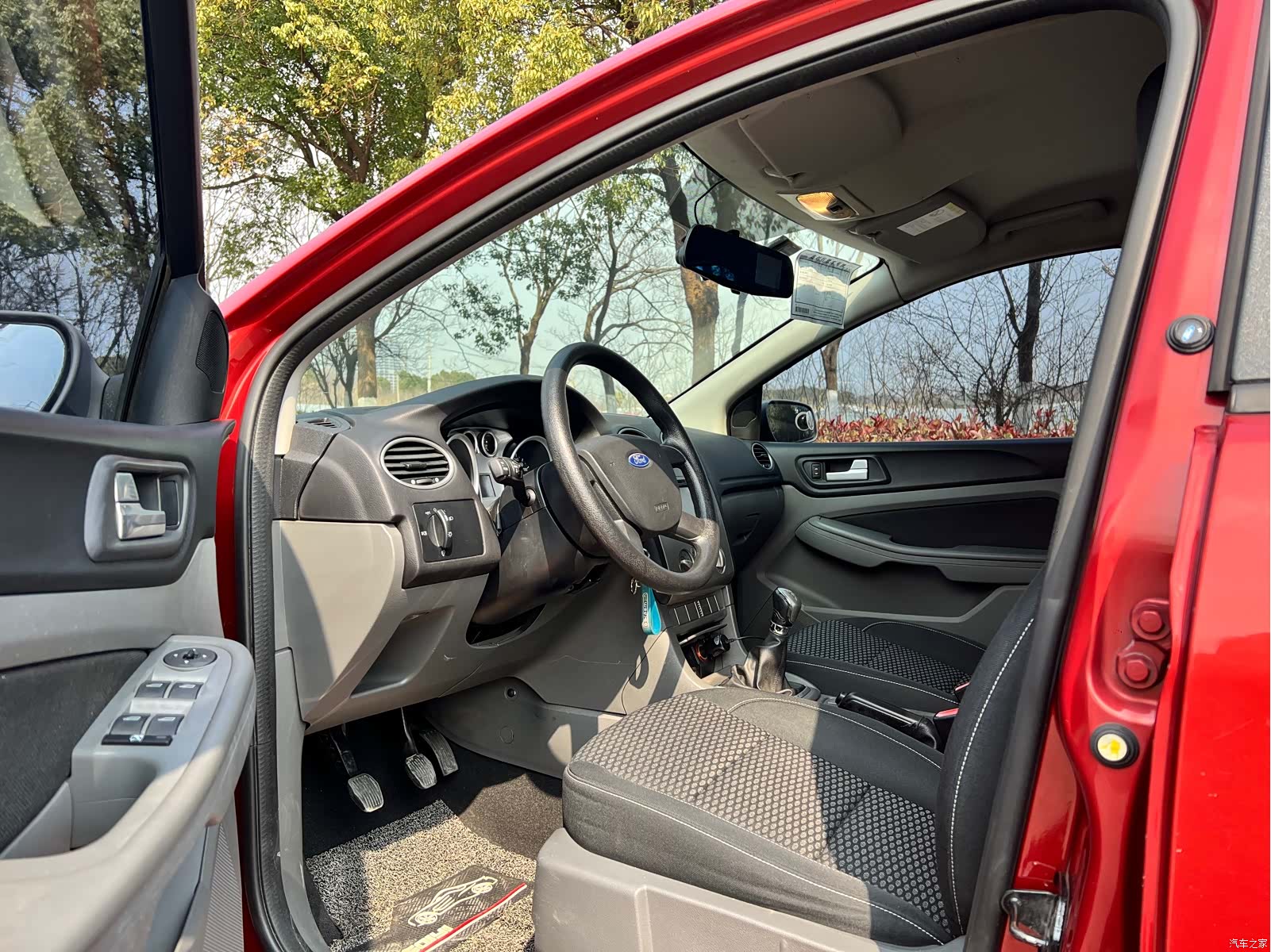 Ford Focus, 2015 7
