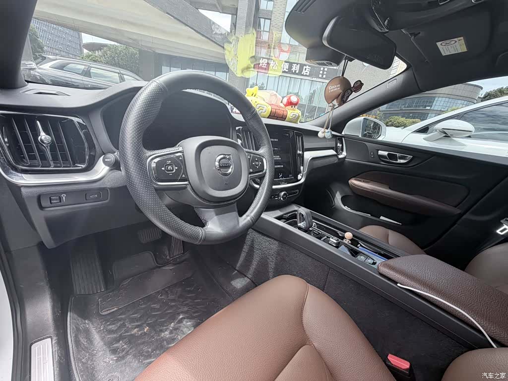 Volvo S60, 2022 4