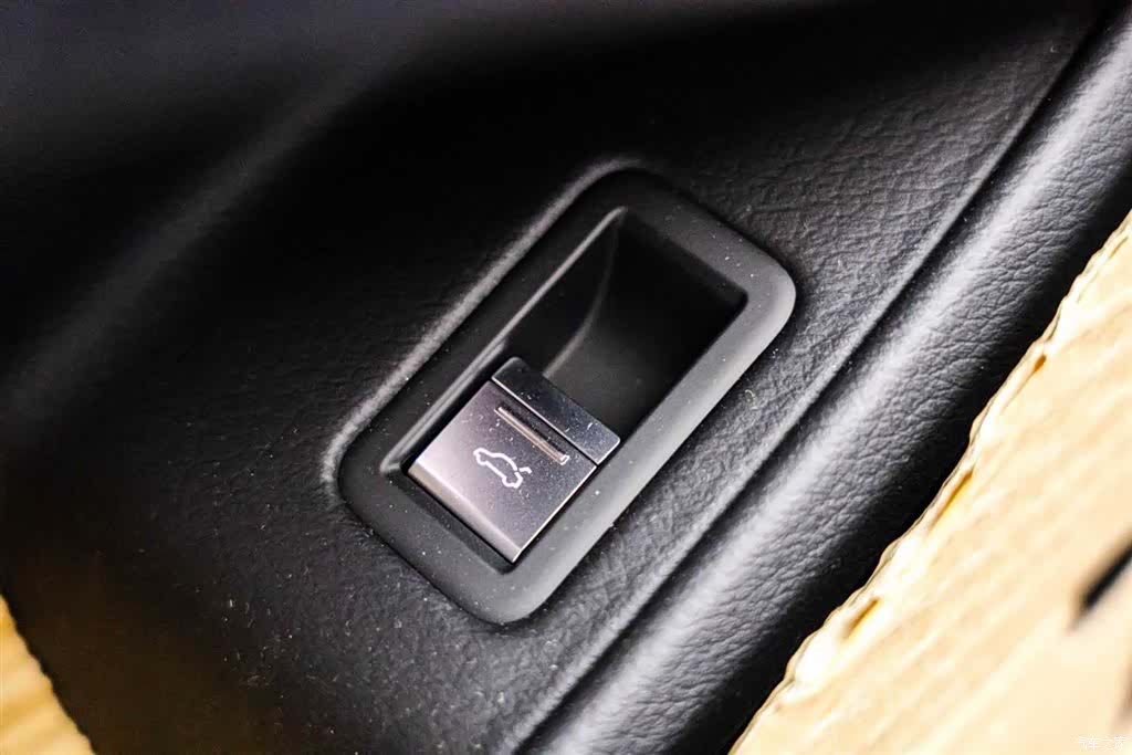 Audi A8L, 2025 11