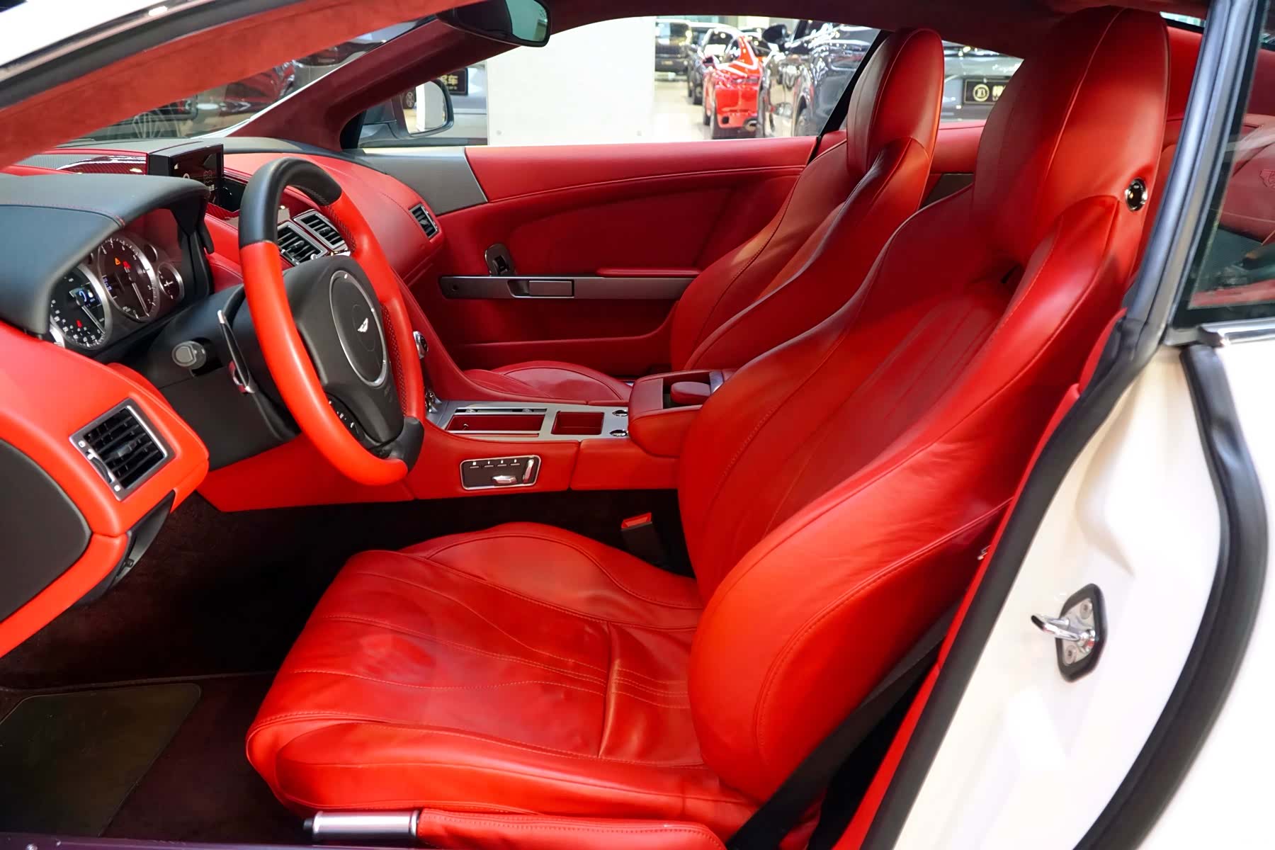 Aston Martin DB9, 2015 6