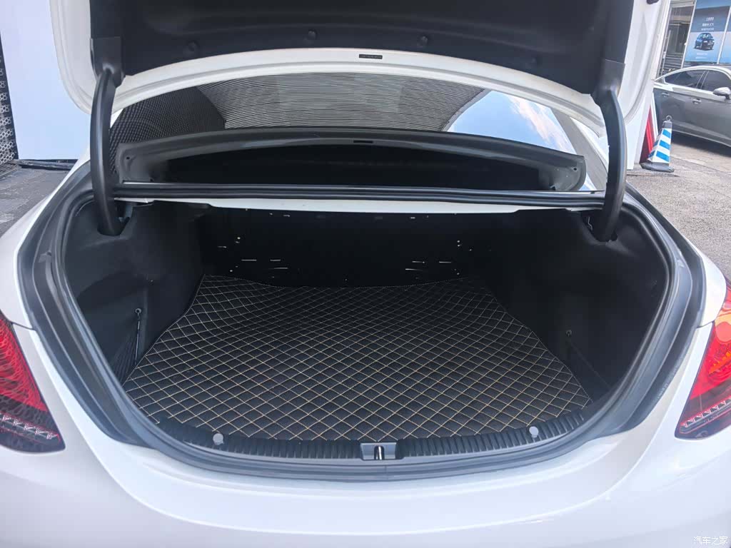 Mercedes-Benz C-Class, 2021 15