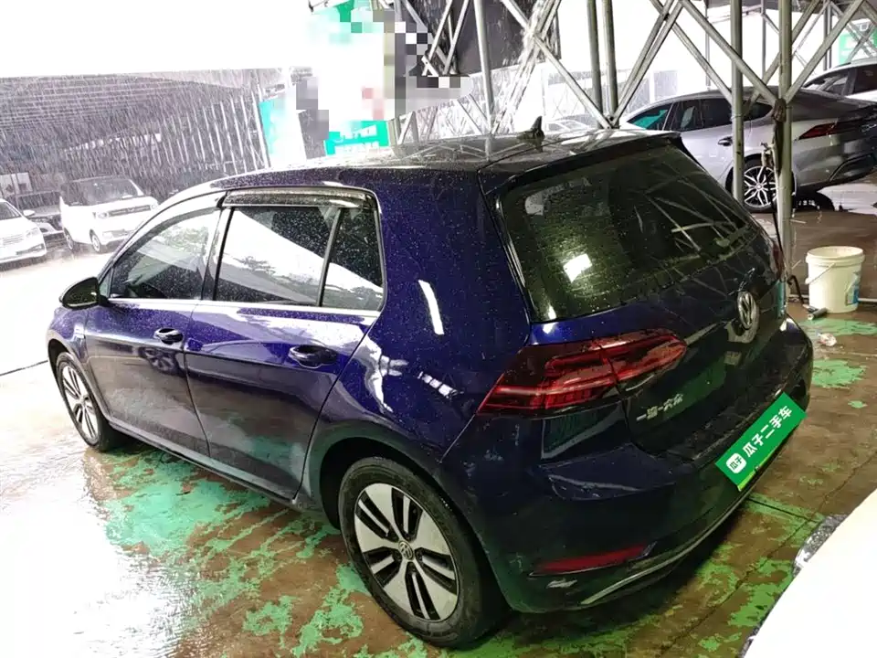 Volkswagen Golf*pure electricity