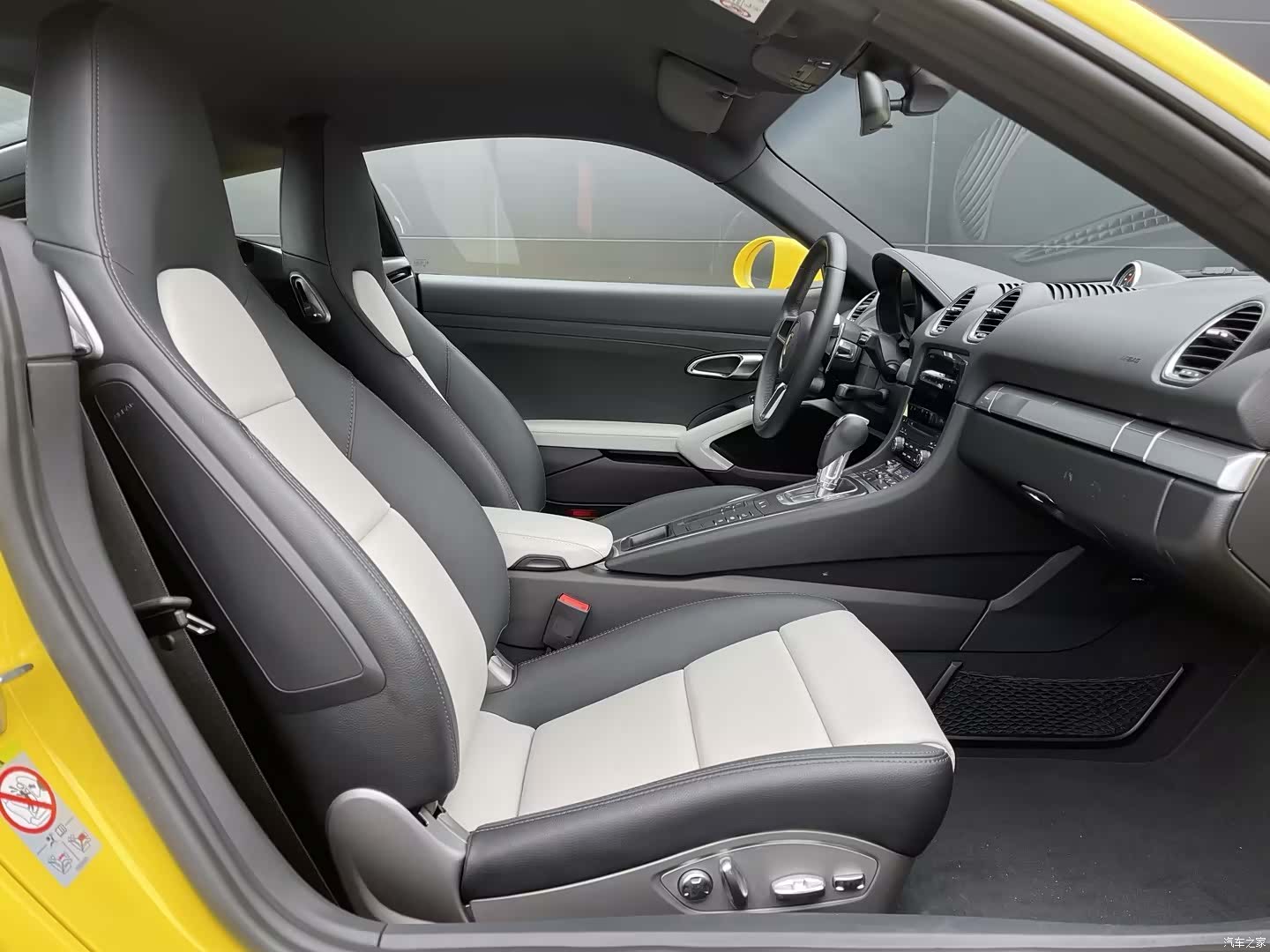 Porsche Cayman, 2023 15
