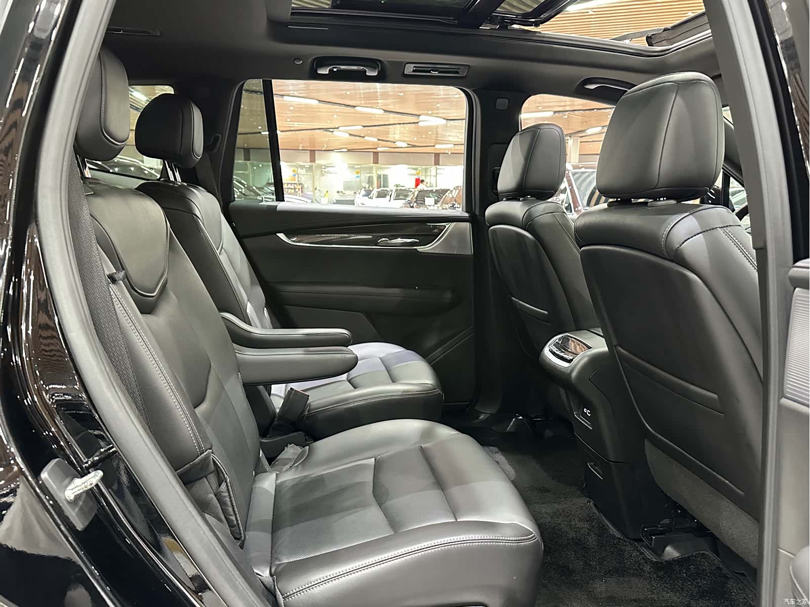 Cadillac XT6, 2021 13